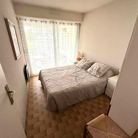 4 Personnes En Bord De Avec Jardin Privatif A Port Camargue - Fr-1-716-87 Apartmán Le Grau-du-Roi