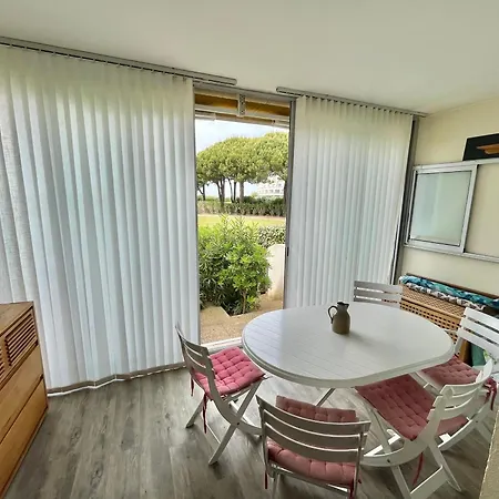 Apartmán 4 Personnes En Bord De Avec Jardin Privatif A Port Camargue - Fr-1-716-87 *